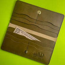 Load image into Gallery viewer, #604 The Garth: Olive Buttero Leather, #0 Olive Stitching