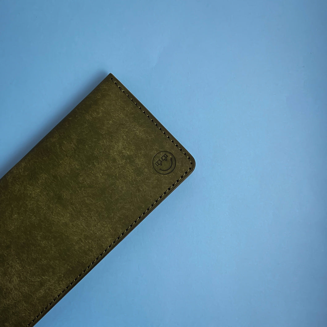 #600 The Garth: Olive Pueblo Leather, #0 Olive Stitching